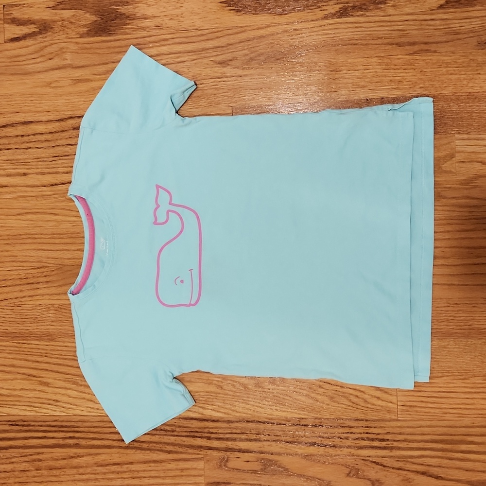 vinyard vines t shirt